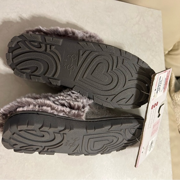 Jessica Simpson gray slippers - Picture 4 of 4